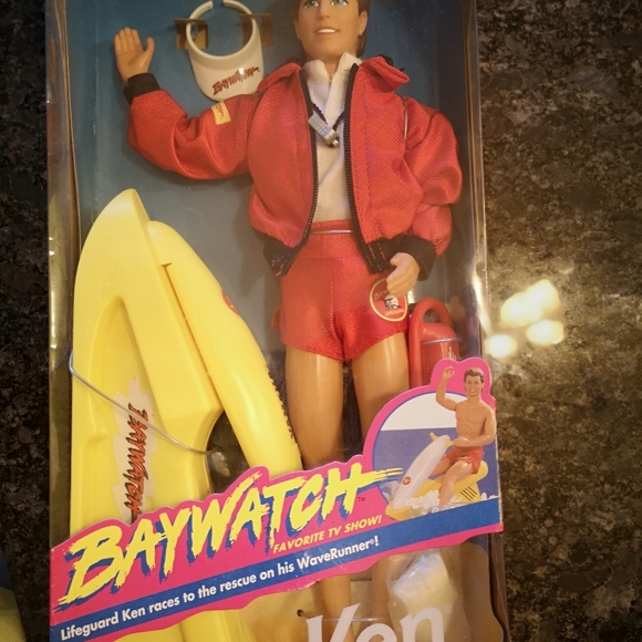 Baywatch Ken Barbie - Picture 7 of 7